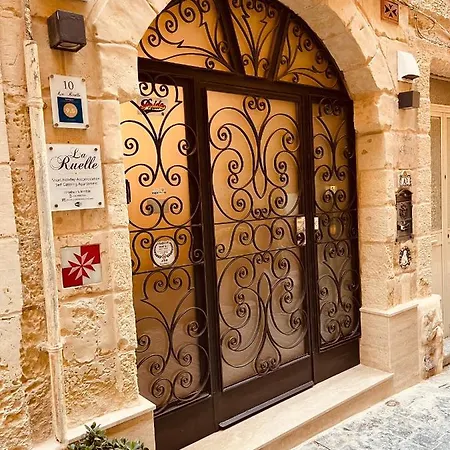 10 La Ruelle
