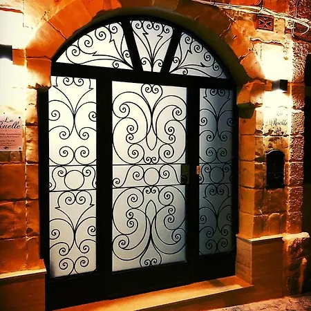 10 La Ruelle Apartment
