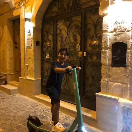 10 La Ruelle *
