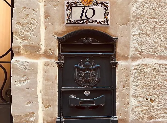 10 La Ruelle Daire *