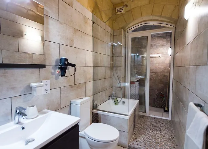 10 La Ruelle * バレッタ