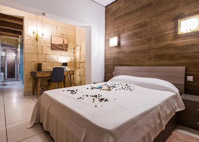 10 La Ruelle * バレッタ